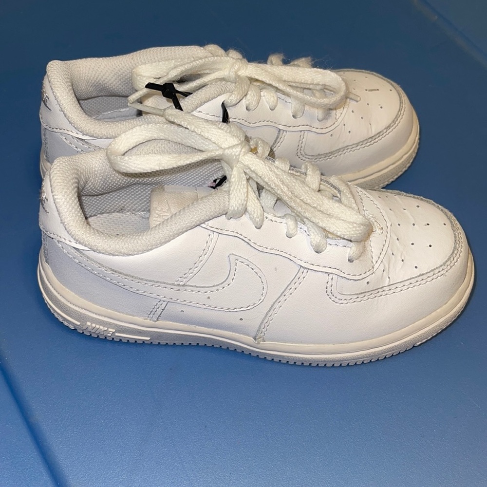 Girls Nike tennis shoes size 10